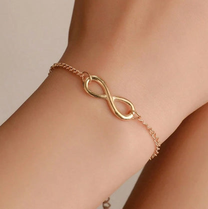 INFINITY | Pulsera dorada con infinito